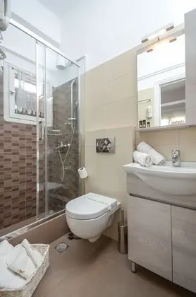 Standard Tek Büyük veya İki Ayrı Yataklı Oda, Kısmi Deniz Manzaralı