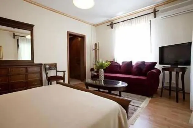 Üç Kişilik Oda