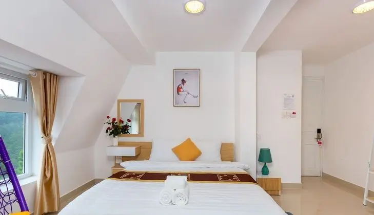 Deluxe Tek Büyük Yataklı Oda, 1 Büyük (Queen) Boy Yatak, Banyolu/Duşlu, Tepe Manzaralı