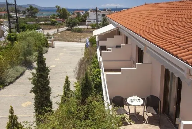 Üç Kişilik Oda