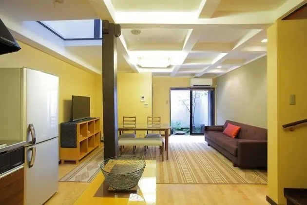 Ev (Rental)