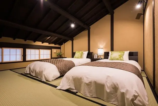 Ev (1Double bed, 2Single beds, 2Futons)