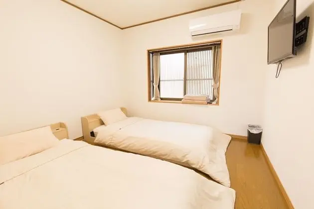 Ev (Hanare, 2 Japanese Futon + 2 Single)