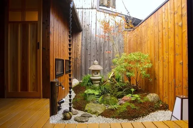 Süit (Garden, 2 Japanese futons)
