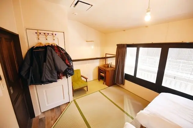 Sıra Ev (4 Single Bed & 2 Futons)