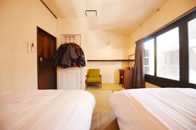 Sıra Ev (4 Single Bed & 2 Futons)