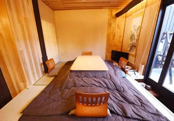 Sıra Ev (4 Single Bed & 2 Futons)