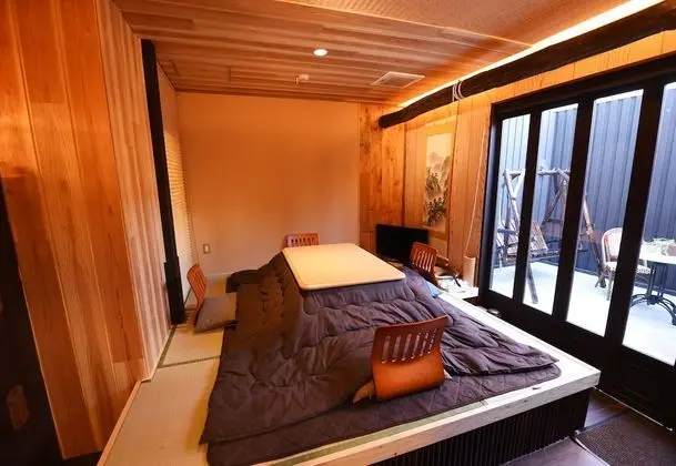 Sıra Ev (4 Single Bed & 2 Futons)