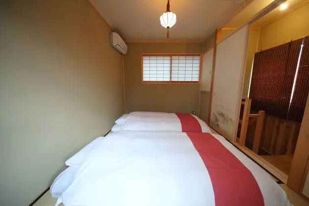 Ev (Private Vacation)