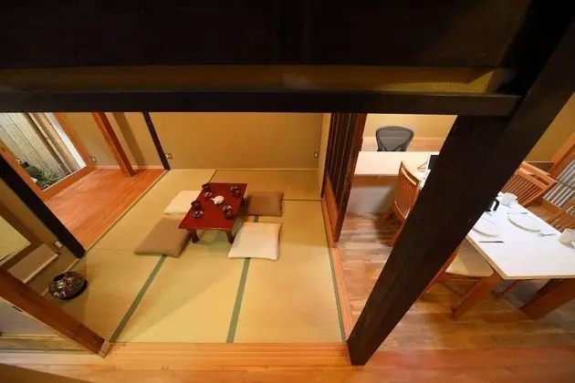 Ev (Private Vacation)