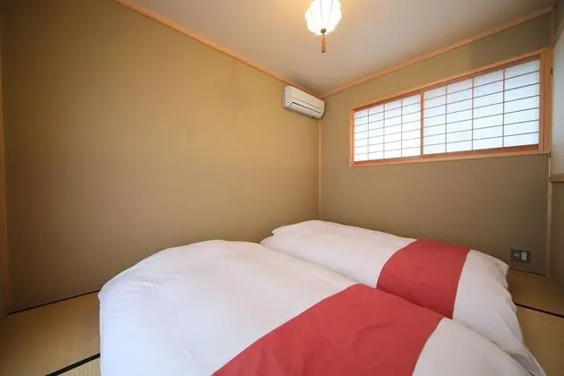 Ev (Private Vacation)