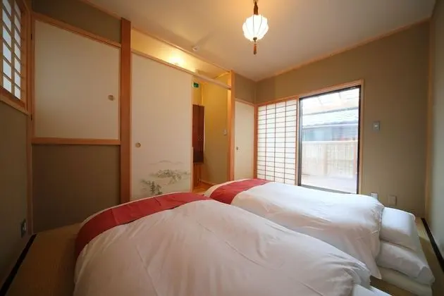 Ev (Private Vacation)