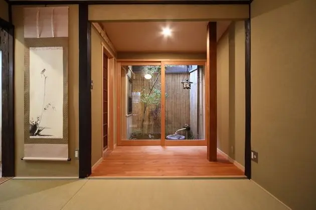 Ev (Private Vacation)