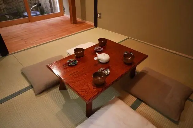 Ev (Private Vacation)