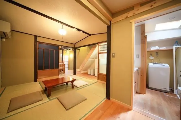 Ev (Private Vacation)