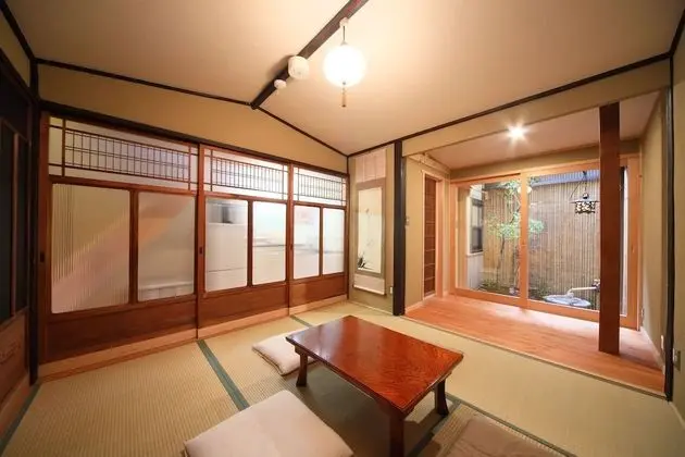 Ev (Private Vacation)