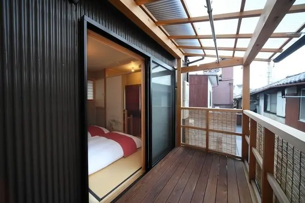 Ev (Private Vacation)