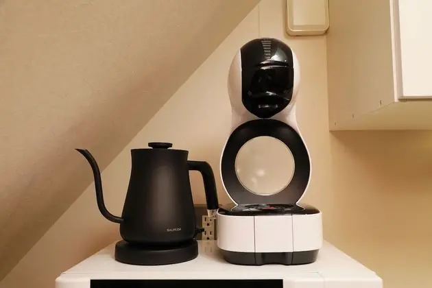 Ev (Private Vacation)