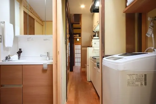 Ev (Private Vacation)