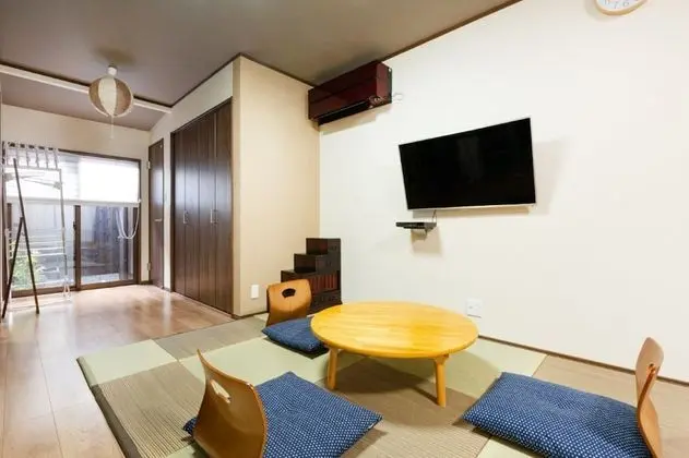 Stüdyo, Bahçe Manzaralı