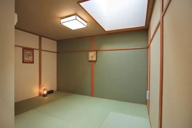 Oda, Ortak Banyo (Momizi)