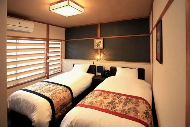 Oda, Ortak Banyo (Tsubaki)