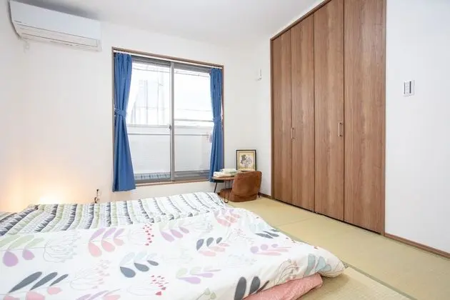 Ev, Sigara İçilmez (Private Vacation)