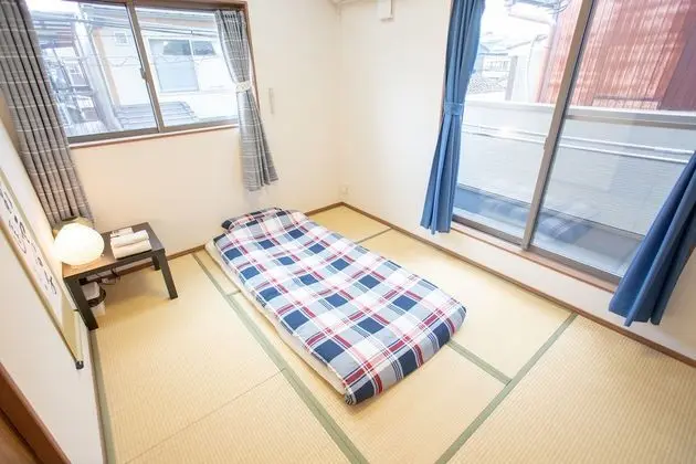 Ev, Sigara İçilmez (Private Vacation)