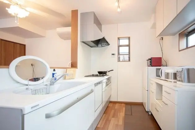 Ev, Sigara İçilmez (Private Vacation)