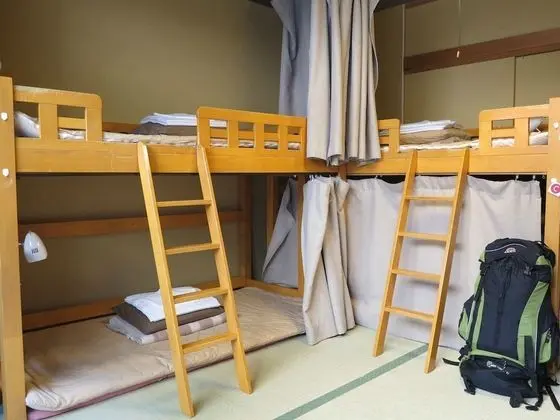 Ortak Ranzalı Oda, Karma Ranzalı Oda, Sigara İçilmez (4 Bed Room, With Shared Bathroom)