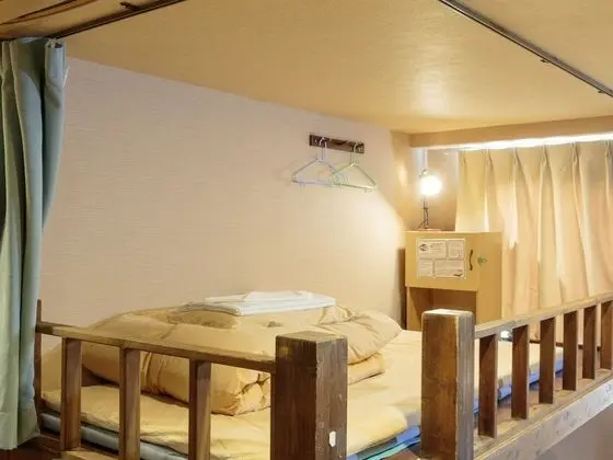Ortak Ranzalı Oda, Karma Ranzalı Oda, Sigara İçilmez (8 bed Room, With Shared Bathroom)