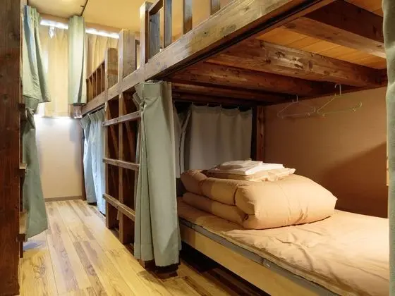 Ortak Ranzalı Oda, Karma Ranzalı Oda, Sigara İçilmez (8 bed Room, With Shared Bathroom)
