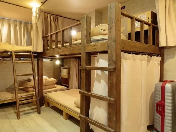 Ortak Ranzalı Oda, Sadece kadınlar için, Sigara İçilmez (6 bed Room, With Shared Bathroom)