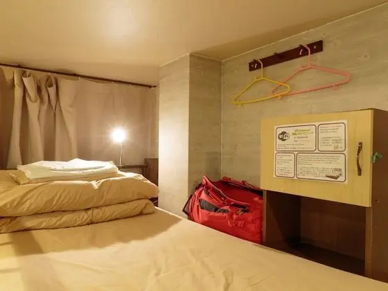 Ortak Ranzalı Oda, Sadece kadınlar için, Sigara İçilmez (6 bed Room, With Shared Bathroom)