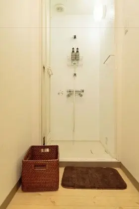 Ortak Ranzalı Oda, Sadece kadınlar için, Sigara İçilmez (6 bed Room, With Shared Bathroom)