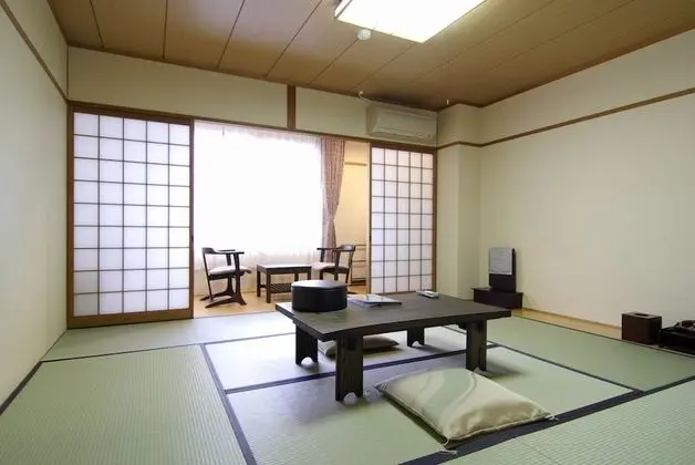 Standard Oda, Japon Şiltesi, Ortak Banyo (for 2-4 people)