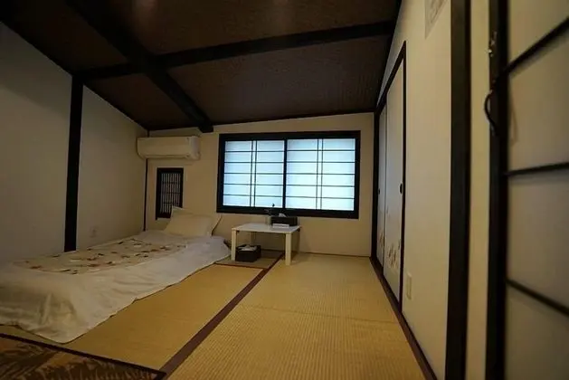 Traditional İki Ayrı Yataklı Oda (Japanese Style, Shared Bath, Cosmos)