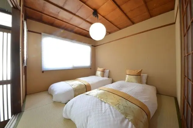 Ev (Private Vacation)