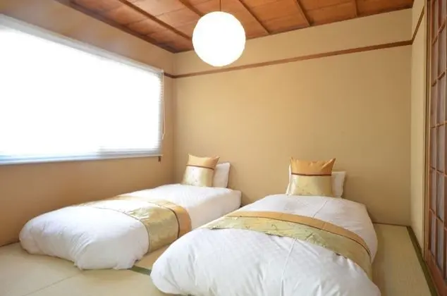 Ev (Private Vacation)