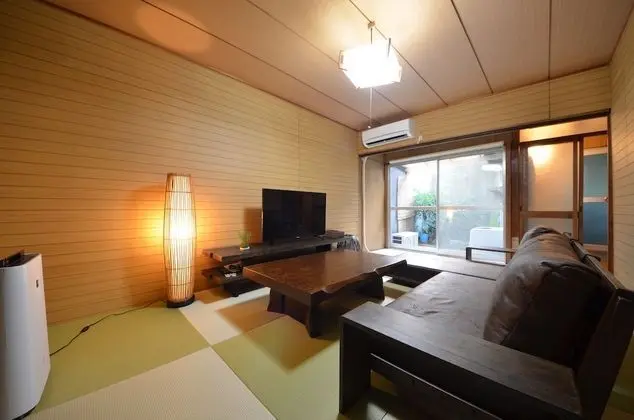 Ev (Private Vacation)