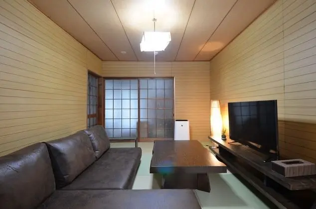 Ev (Private Vacation)