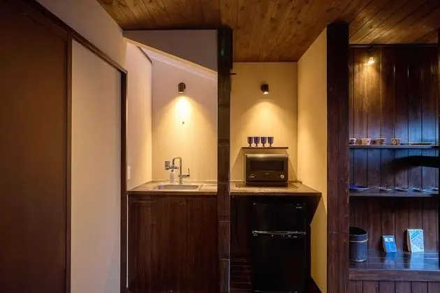 Ev (Private Japanese Machiya Suite - AI)