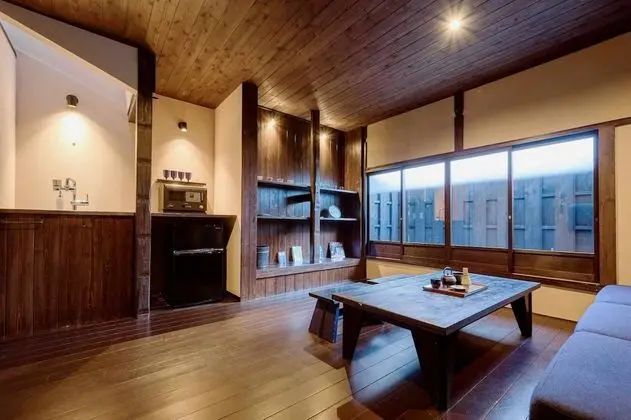 Ev (Private Japanese Machiya Suite - AI)