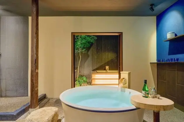 Ev (Private Japanese Machiya Suite - AI)
