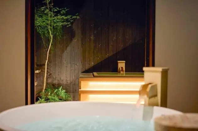 Ev (Private Japanese Machiya Suite - AI)