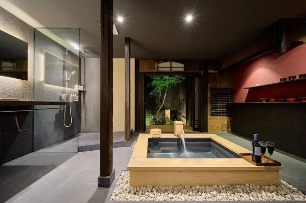 Ev (Private Japanese Machiya Suite SHU)