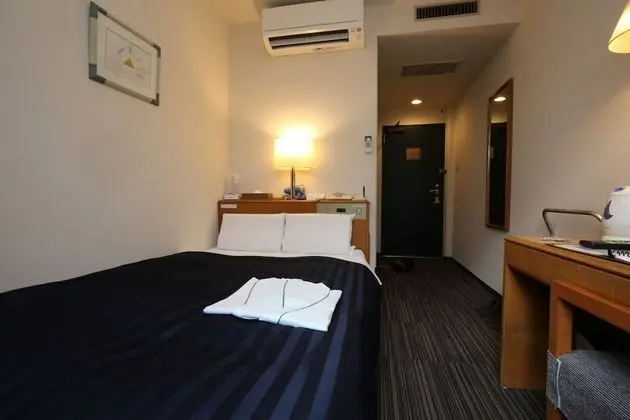 Tek Büyük Yataklı Oda, Sigara İçilebilir (with Small Double Bed)