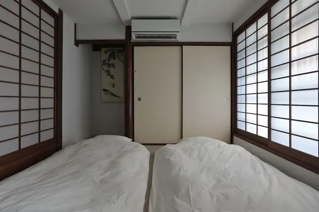 Ev (Private Vacation)