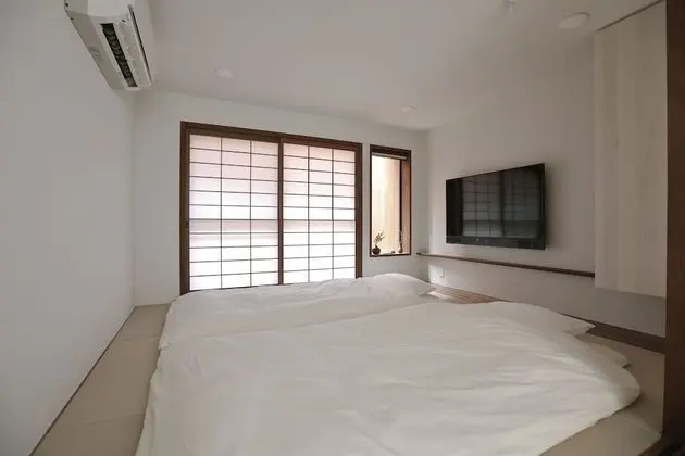 Ev (Private Vacation)