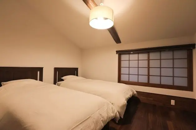 Ev (Private Vacation)